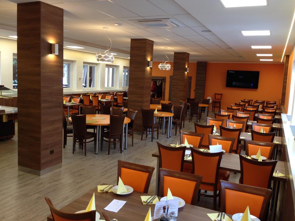 אוסטרביצה Hotel Odra מראה חיצוני תמונה