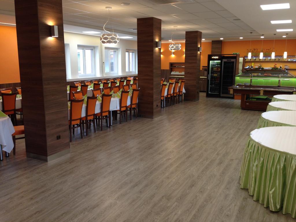 אוסטרביצה Hotel Odra מראה חיצוני תמונה